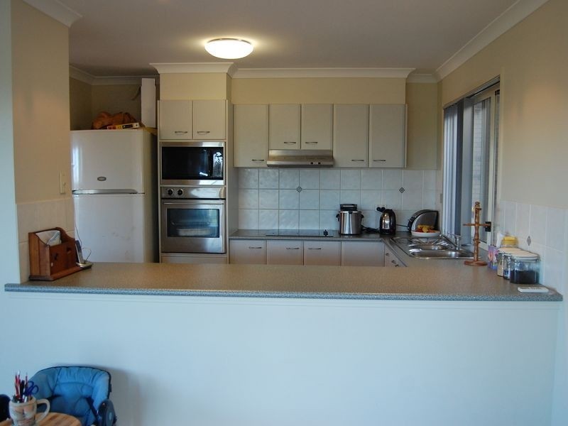 16 Bonin Close, Pacific Pines QLD 4211