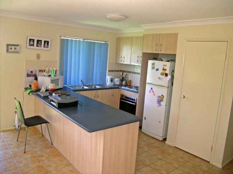 9 Murchison Street, Pacific Pines QLD 4211