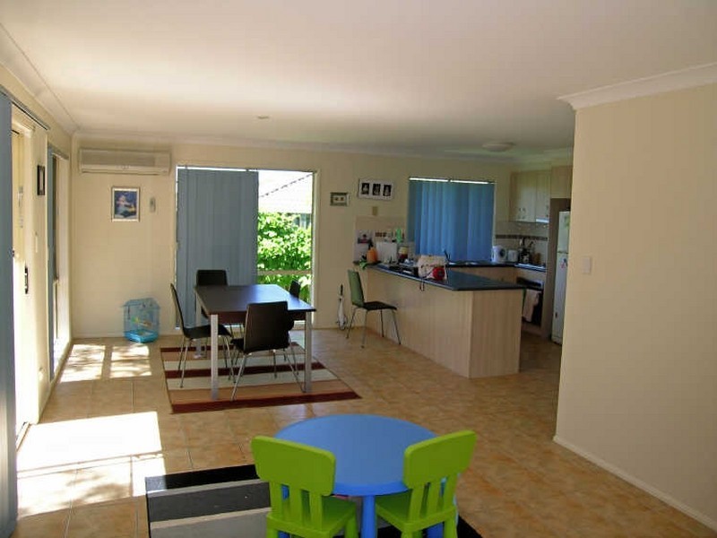 9 Murchison Street, Pacific Pines QLD 4211