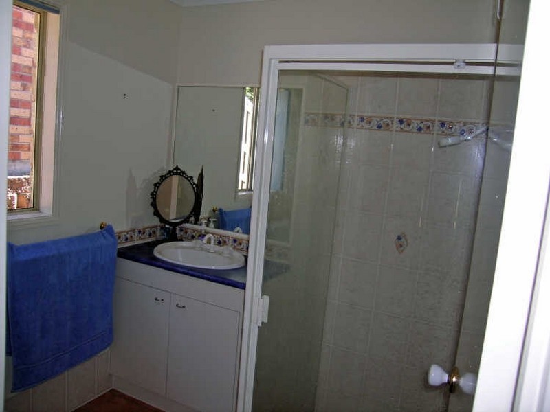 9 Murchison Street, Pacific Pines QLD 4211