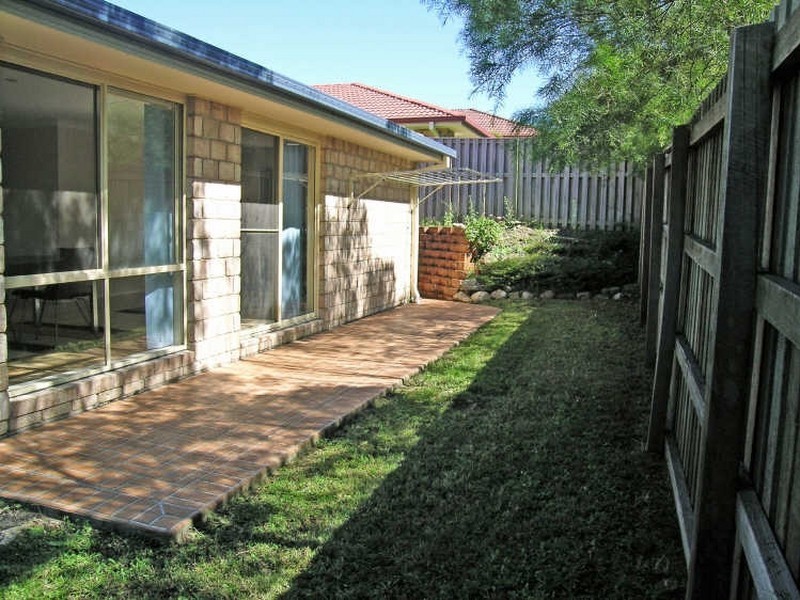 9 Murchison Street, Pacific Pines QLD 4211