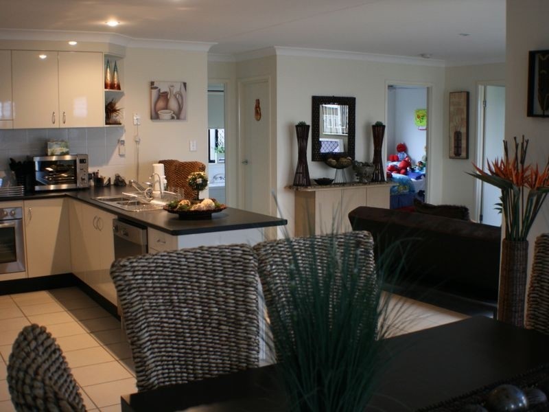 5 Taske Rise, Pacific Pines QLD 4211