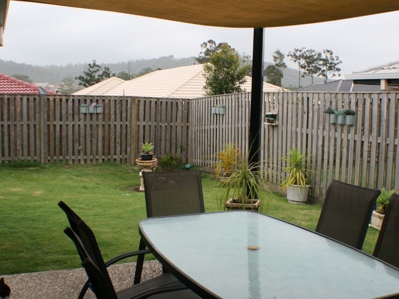 5 Taske Rise, Pacific Pines QLD 4211