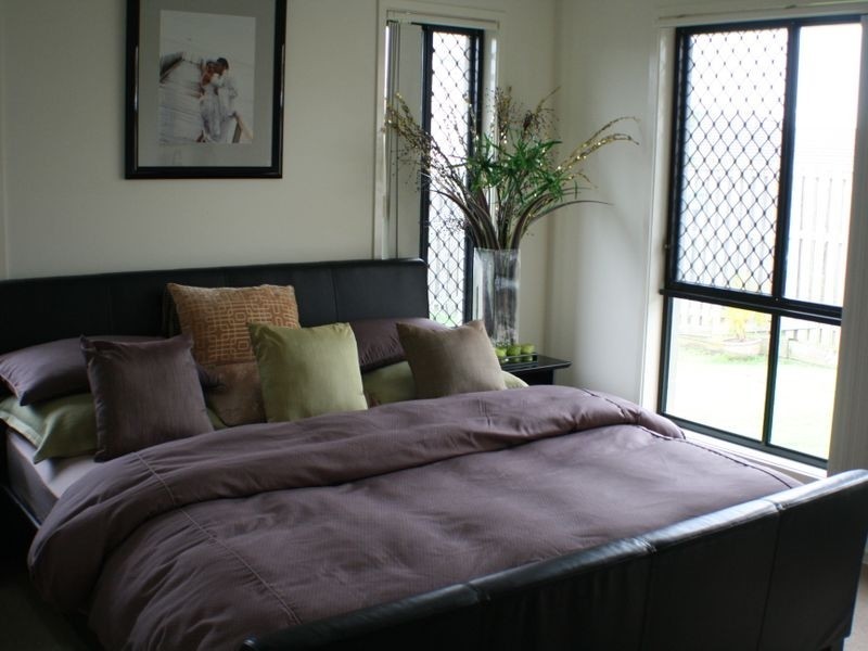 5 Taske Rise, Pacific Pines QLD 4211