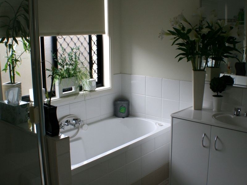 5 Taske Rise, Pacific Pines QLD 4211