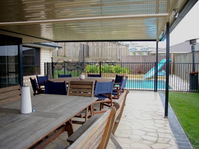 11 Minyon Court, Pacific Pines QLD 4211