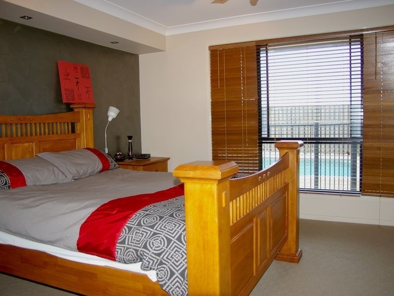 11 Minyon Court, Pacific Pines QLD 4211