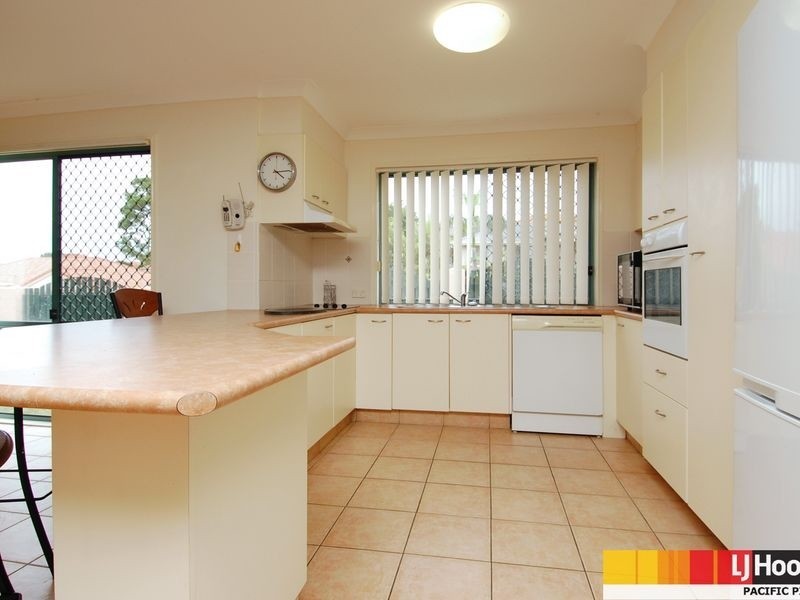 20 Howland Circuit, Pacific Pines QLD 4211