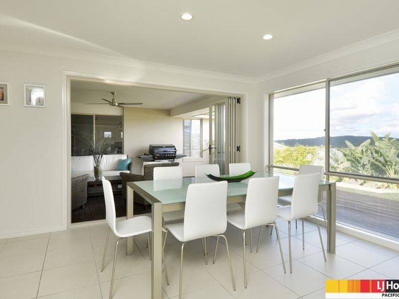 8 Salvado Drive, Pacific Pines QLD 4211