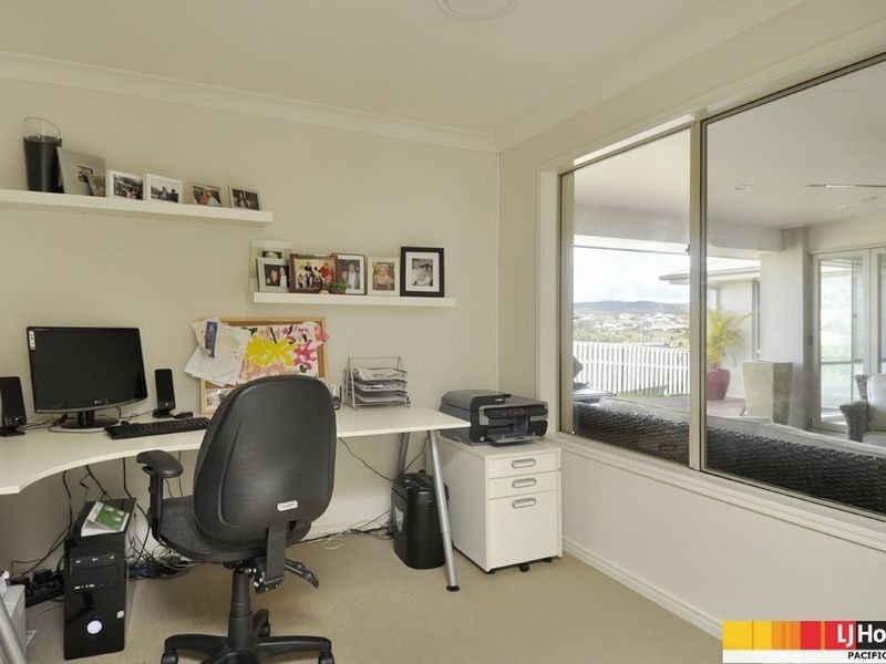 8 Salvado Drive, Pacific Pines QLD 4211