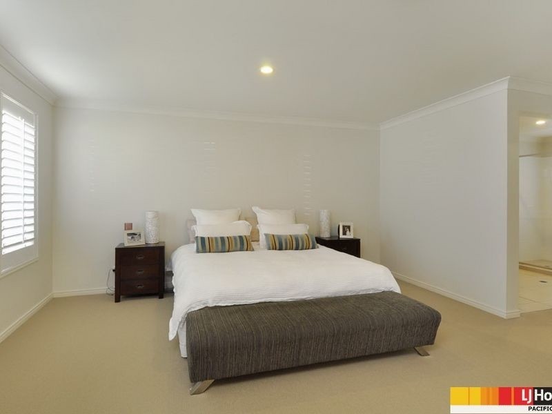 8 Salvado Drive, Pacific Pines QLD 4211