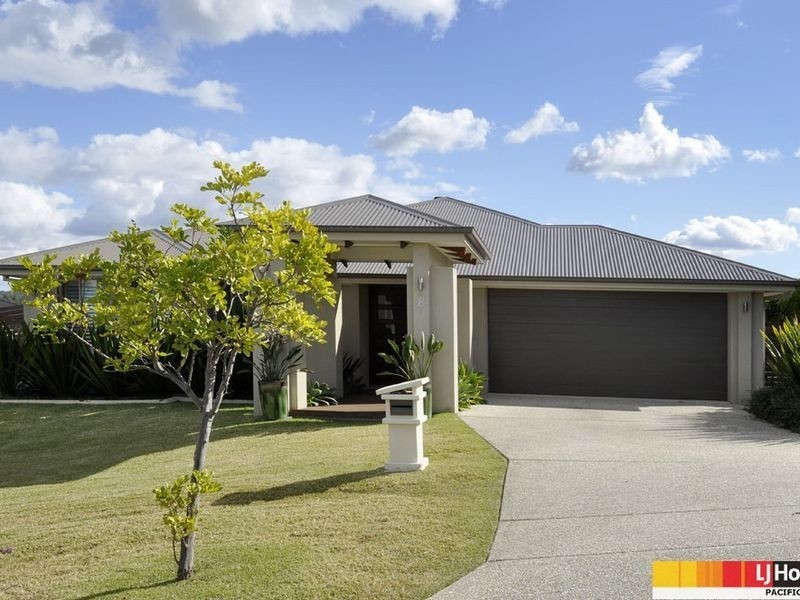 8 Salvado Drive, Pacific Pines QLD 4211
