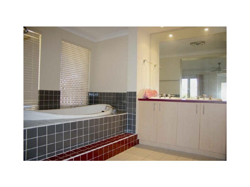 28 Carmarthen Circuit, Pacific Pines QLD 4211