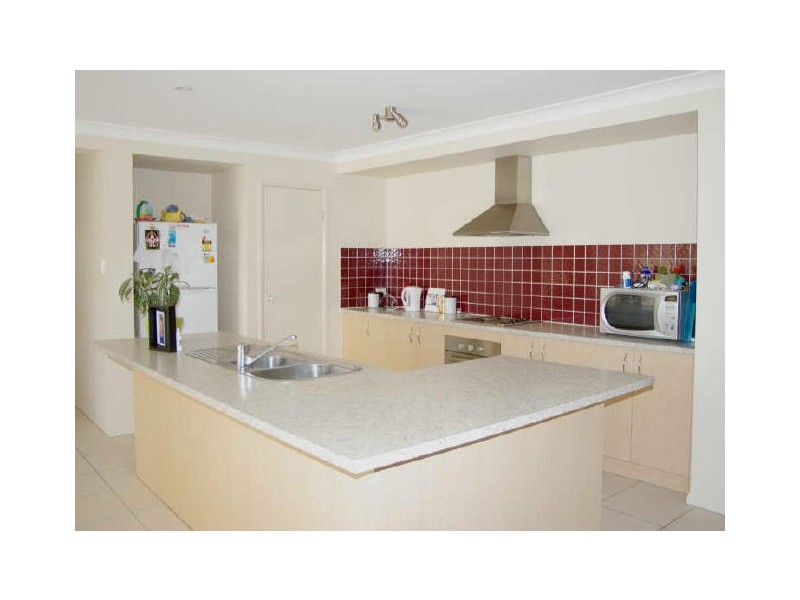 28 Carmarthen Circuit, Pacific Pines QLD 4211
