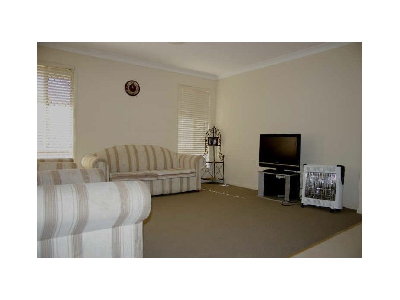 28 Carmarthen Circuit, Pacific Pines QLD 4211