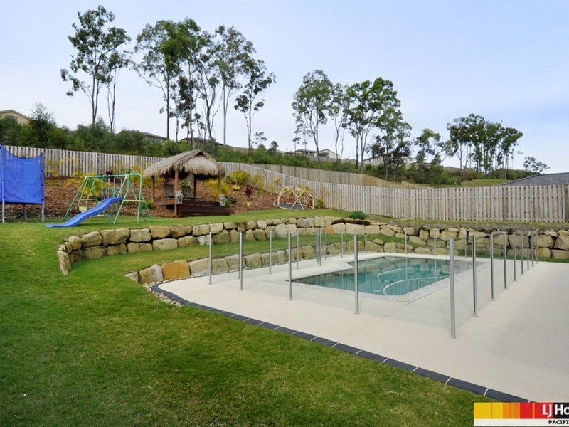 18 Bimberi Row, Pacific Pines QLD 4211