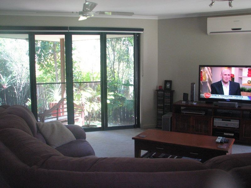 6 Lambert Drive, Maudsland QLD 4210
