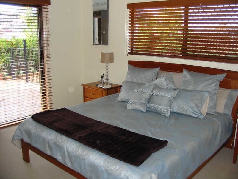 18 Kanangra Crescent, Pacific Pines QLD 4211