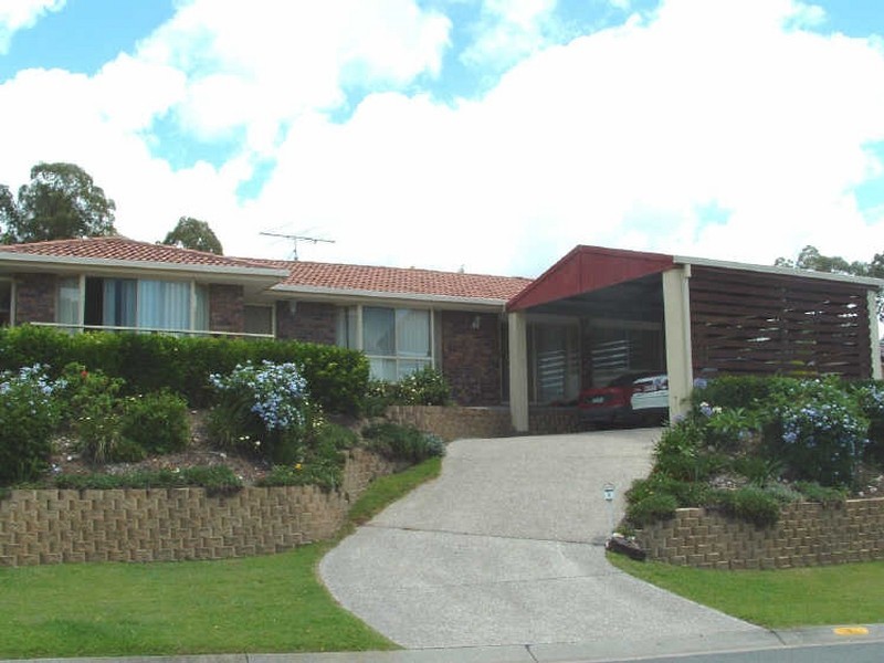 3 San Cristobal Place, Pacific Pines QLD 4211