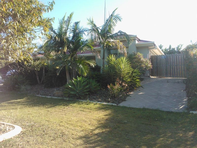 35 Carmarthen Circuit, Pacific Pines QLD 4211