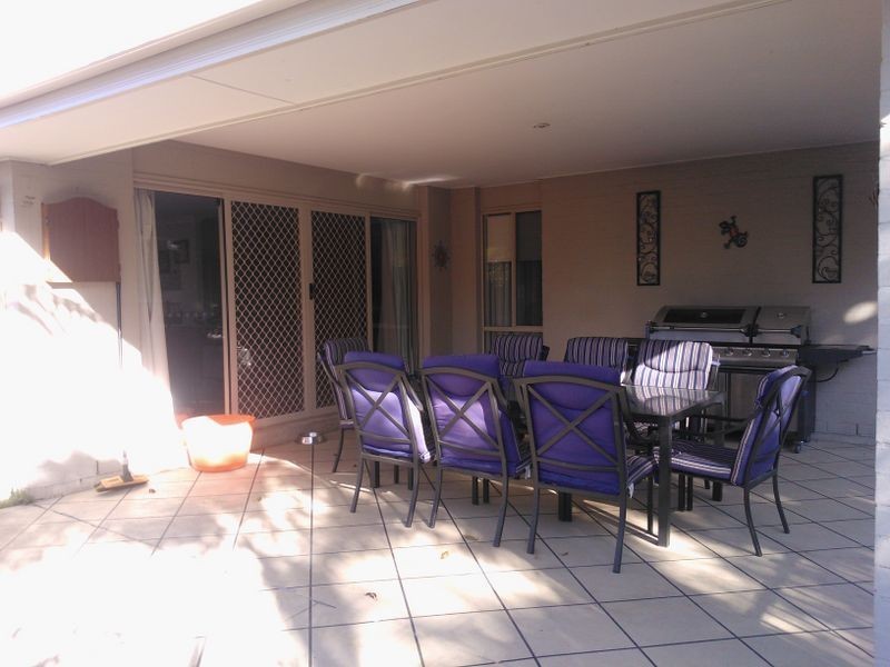 35 Carmarthen Circuit, Pacific Pines QLD 4211