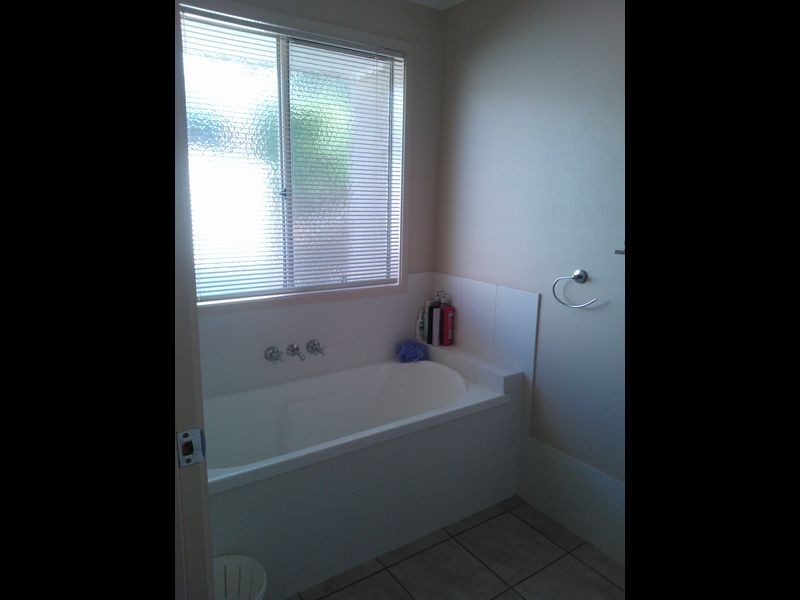 35 Carmarthen Circuit, Pacific Pines QLD 4211