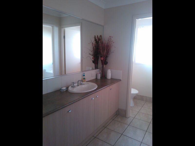 35 Carmarthen Circuit, Pacific Pines QLD 4211