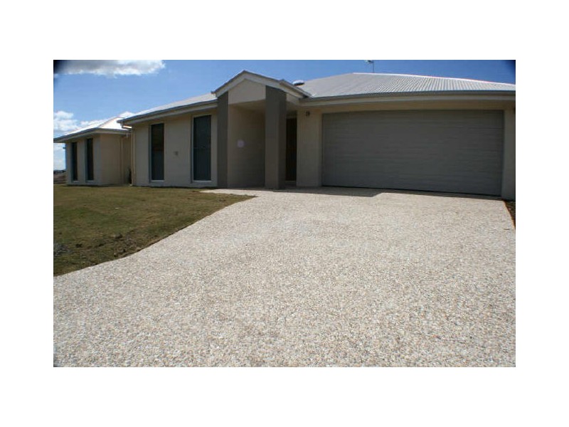 1/6 Barradeen Circuit, Pacific Pines QLD 4211
