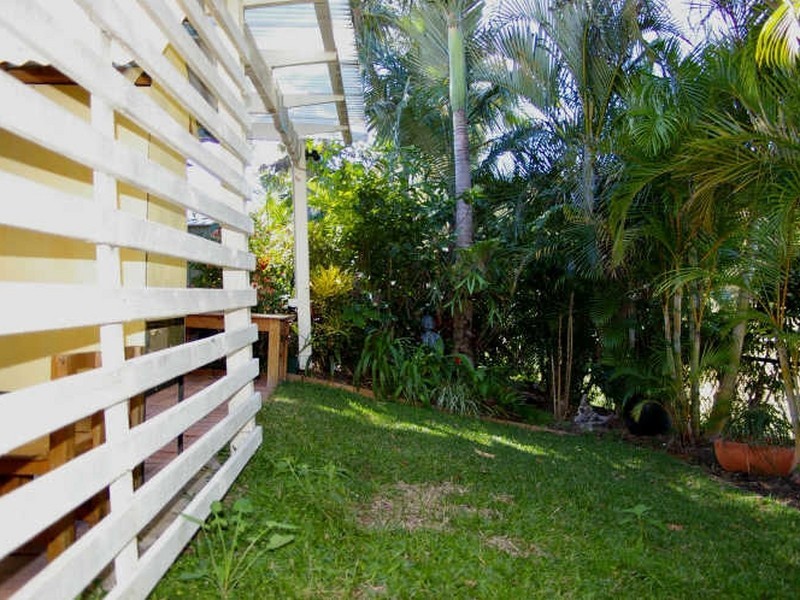 2/30 Chaplin Crescent, Oxenford QLD 4210