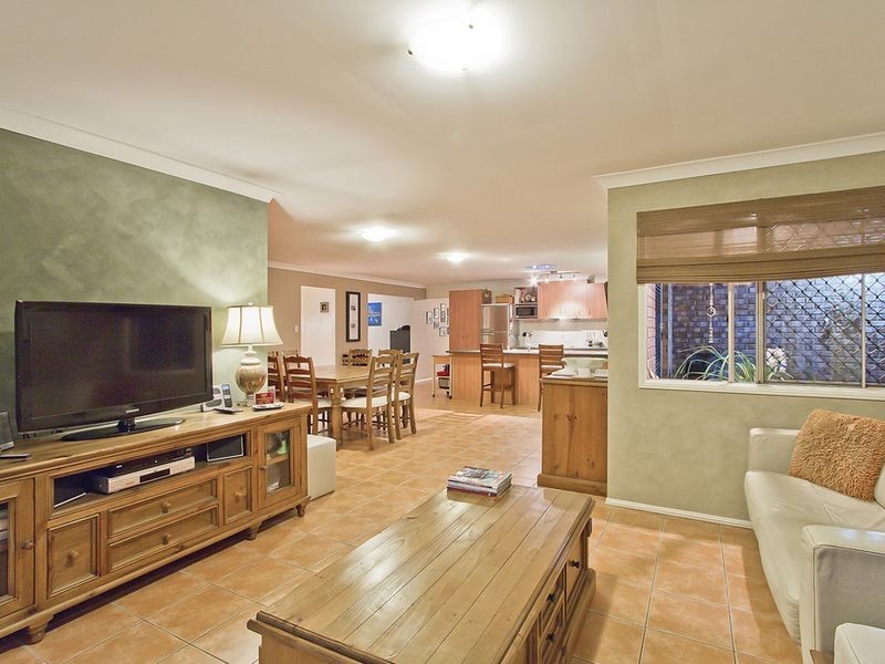 10 Boyer Street, Pacific Pines QLD 4211