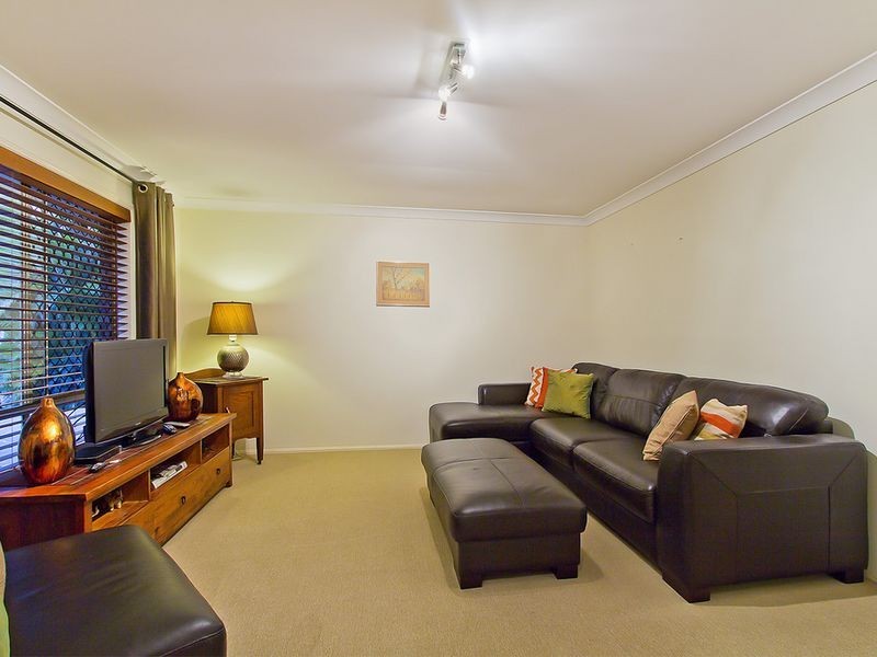 10 Boyer Street, Pacific Pines QLD 4211