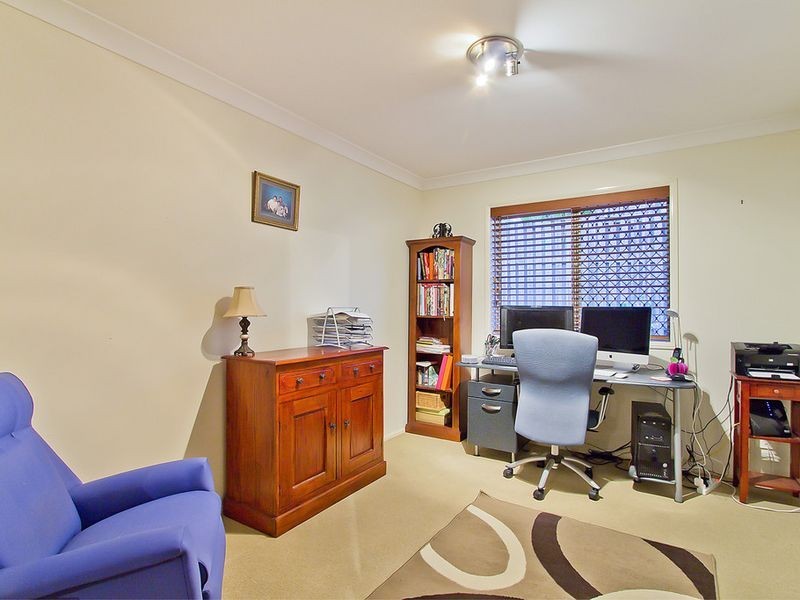 10 Boyer Street, Pacific Pines QLD 4211