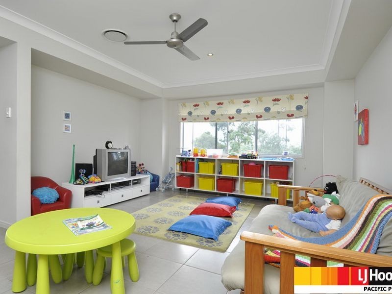 24 Hillary Circuit, Pacific Pines QLD 4211