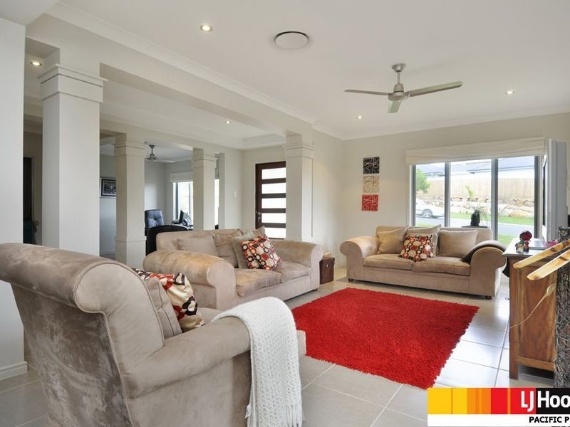 24 Hillary Circuit, Pacific Pines QLD 4211