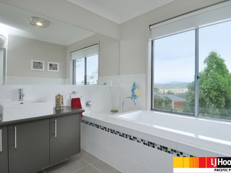 24 Hillary Circuit, Pacific Pines QLD 4211
