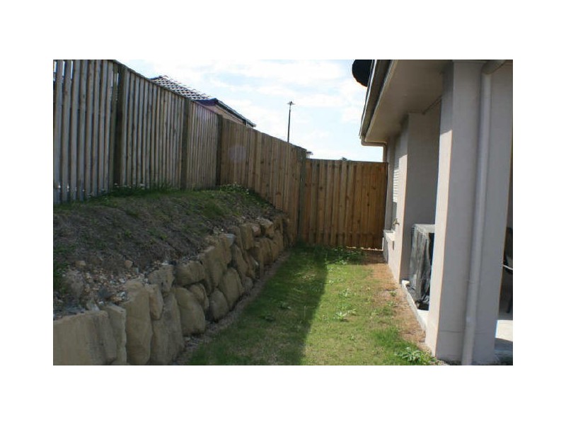 Pacific Pines QLD 4211