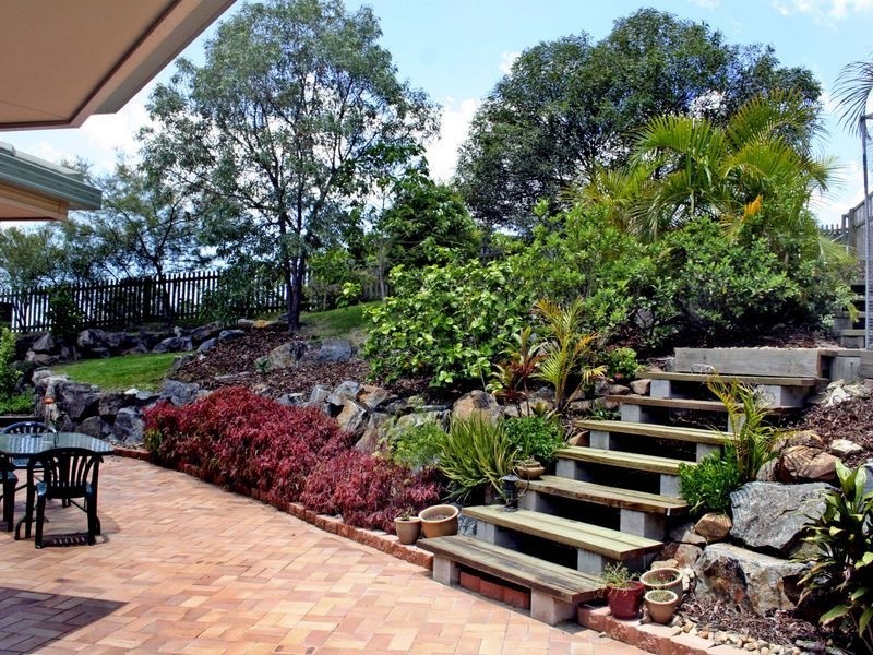5 Hatutu Street, Pacific Pines QLD 4211