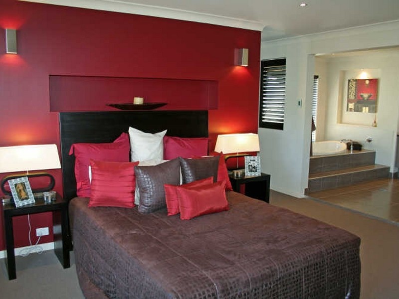 3 Laughlen Chase, Pacific Pines QLD 4211