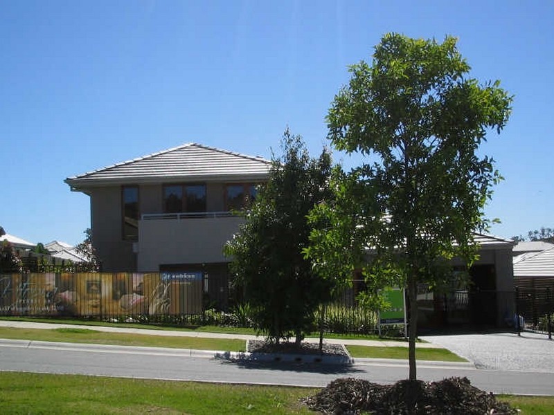 3 Laughlen Chase, Pacific Pines QLD 4211