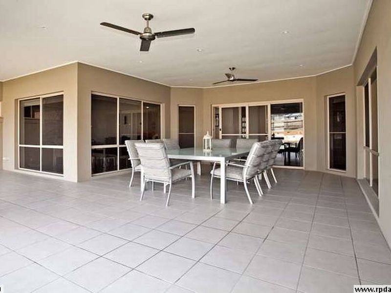 7 Meadow Court, Maudsland QLD 4210