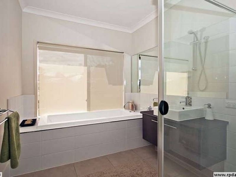 7 Meadow Court, Maudsland QLD 4210