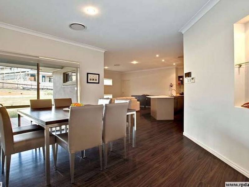 7 Meadow Court, Maudsland QLD 4210