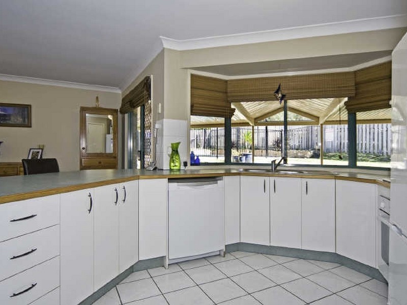 4 Chatham Avenue, Pacific Pines QLD 4211