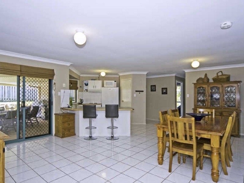4 Chatham Avenue, Pacific Pines QLD 4211