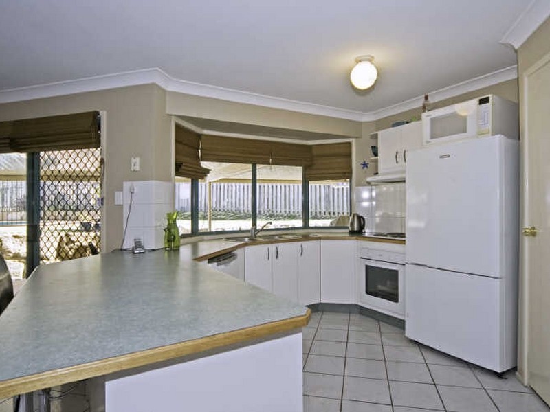4 Chatham Avenue, Pacific Pines QLD 4211