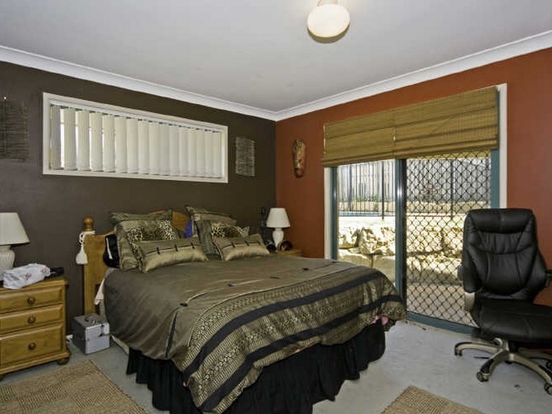 4 Chatham Avenue, Pacific Pines QLD 4211