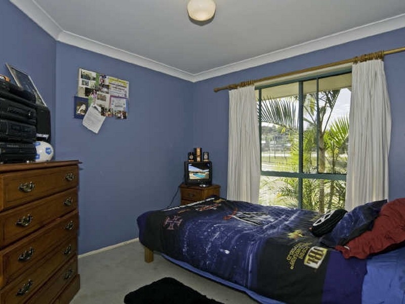 4 Chatham Avenue, Pacific Pines QLD 4211