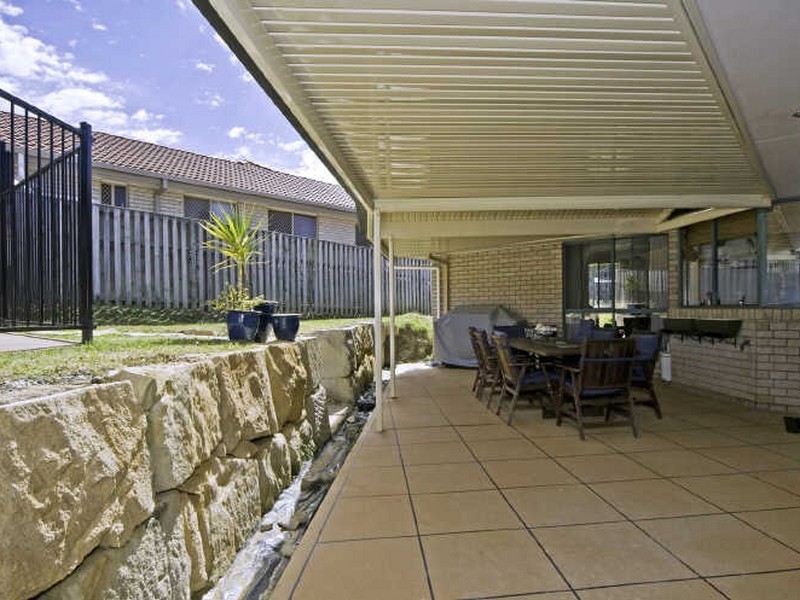 4 Chatham Avenue, Pacific Pines QLD 4211
