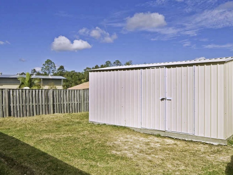 4 Chatham Avenue, Pacific Pines QLD 4211