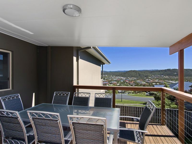 33 Yamba Street, Pacific Pines QLD 4211